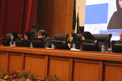 تصاویر/ نشست معاون رئیس جمهور با بانوان فرهیخته کرمان