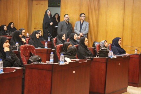 تصاویر/ نشست معاون رئیس جمهور با بانوان فرهیخته کرمان