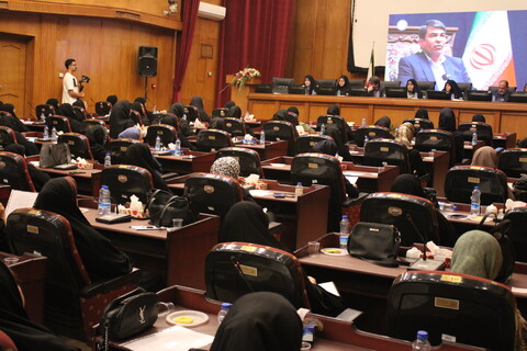 تصاویر/ نشست معاون رئیس جمهور با بانوان فرهیخته کرمان