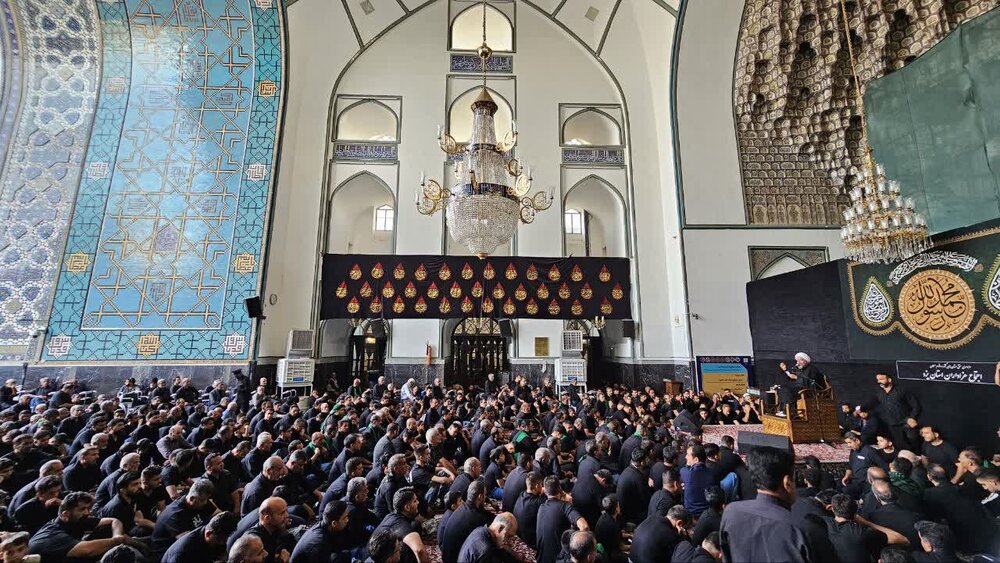 انس با قرآن و نهج البلاغه جزو اولویت برنامه هیئت های مذهبی باشد 