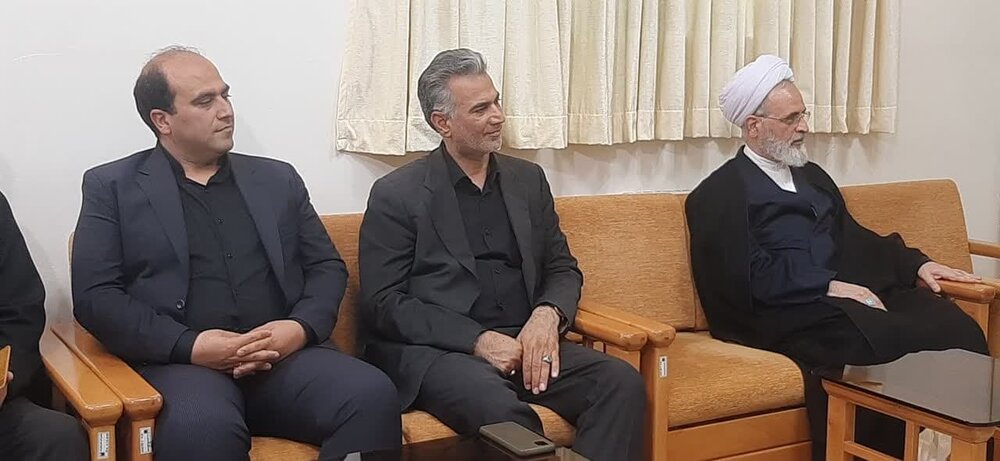 Gərək çalışaq ki, incəsənət və şeir tövhidə bağlansın. Əgər dini irs düzgün şəkildə dirçəldilsə, İslam cəmiyyəti yadların təhdidi ilə üzləşməyəcək.