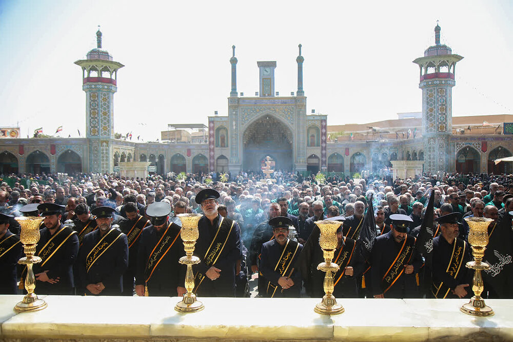 الحزن يعم مدينة قم في ذكرى استشهاد الامام الرضا (ع)