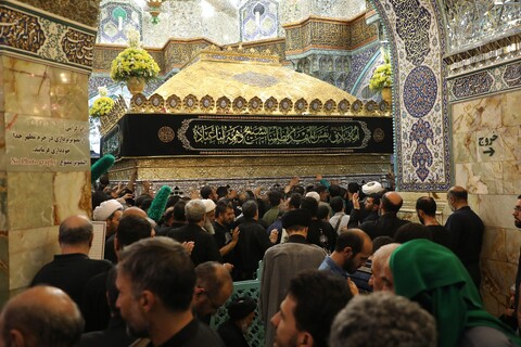 تصاویر/ حال و هوای حرم حضرت معصومه (س) در شب شهادت امام رضا (ع)