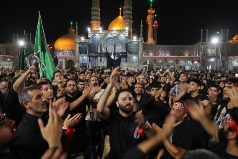 تصاویر/ حال و هوای حرم حضرت معصومه (س) در شب شهادت امام رضا (ع)