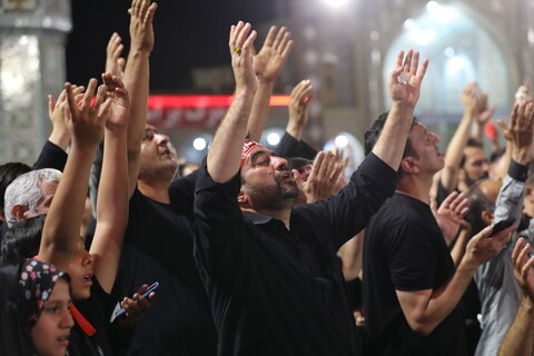 تصاویر/ حال و هوای حرم حضرت معصومه (س) در شب شهادت امام رضا (ع)