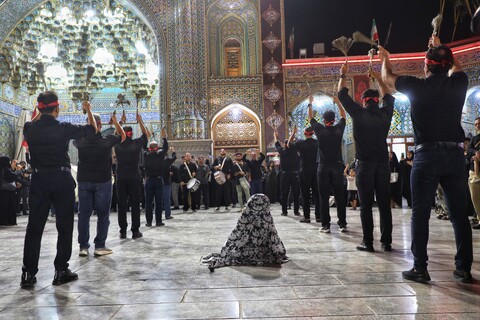 تصاویر/ حال و هوای حرم حضرت معصومه (س) در شب شهادت امام رضا (ع)