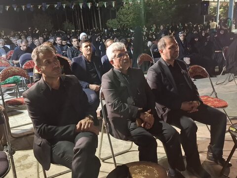 تصاویر/ سوگواری شامگاه شهادت حضرت امام رضا(ع) در چایخانه امام رضا(ع) آران و بیدگل