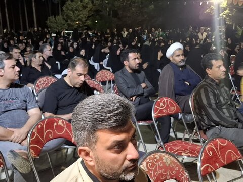 تصاویر/ سوگواری شامگاه شهادت حضرت امام رضا(ع) در چایخانه امام رضا(ع) آران و بیدگل