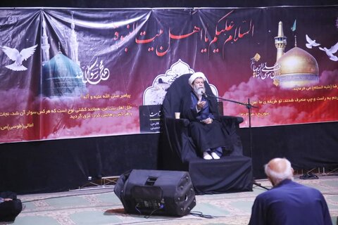 تصاویر| سخنرانی مدیر حوزه علمیه فارس در موکب آستان مقدس سیدعلاالدین حسین(ع)
