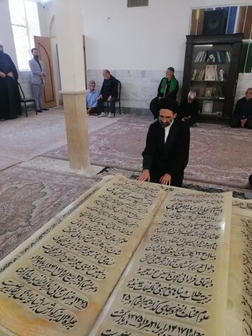 تصاویر/ روضه‌خوانی رحلت پیامبر اسلام حضرت محمد(ص)، شهادت  امام حسن مجتبی(ع) و امام رضا(ع) با حضور امام جمعه کاشان