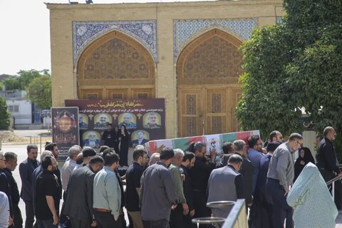 تصاویر| آیین تشییع پیکر شهید حاج منصور لطفی در حرم مطهر سیدعلاالدین حسین(ع) برگزار شد