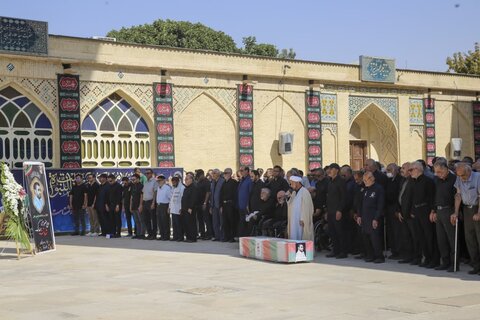 تصاویر| آیین تشییع پیکر شهید حاج منصور لطفی در حرم مطهر سیدعلاالدین حسین(ع) برگزار شد