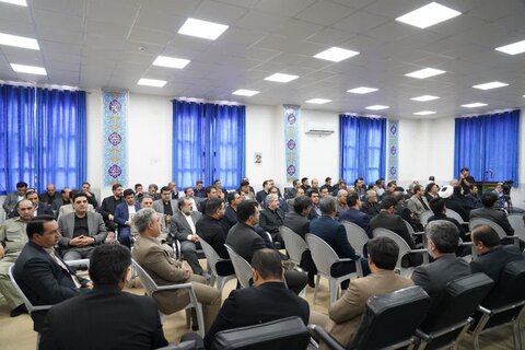 تصاویر دیدار مدیران دستگاه های اجرایی با نماینده ولی فقیه در لرستان