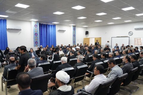 تصاویر دیدار مدیران دستگاه های اجرایی با نماینده ولی فقیه در لرستان