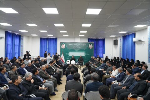 تصاویر دیدار مدیران دستگاه های اجرایی با نماینده ولی فقیه در لرستان