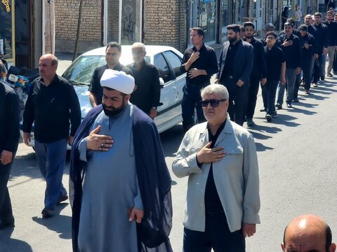 تصاویر/ عزاداری خیابانی مردم چایپاره در سوگ شهادت امام رضا(ع)