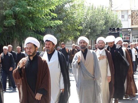 تصاویر/ عزاداری خیابانی مردم چهاربرج در سوگ شهادت امام رضا علیه السلام
