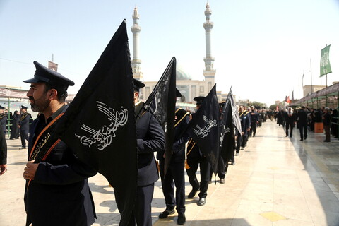 تصاویر/ دسته عزاداری خادمان به مناسبت شهادت امام رضا علیه السلام