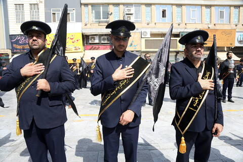 تصاویر/ دسته عزاداری خادمان به مناسبت شهادت امام رضا علیه السلام