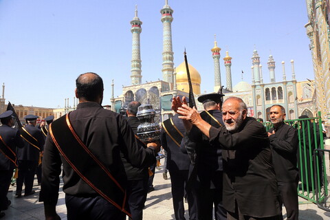 تصاویر/ دسته عزاداری خادمان به مناسبت شهادت امام رضا علیه السلام