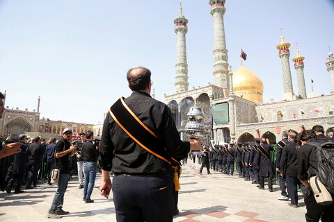 تصاویر/ دسته عزاداری خادمان به مناسبت شهادت امام رضا علیه السلام