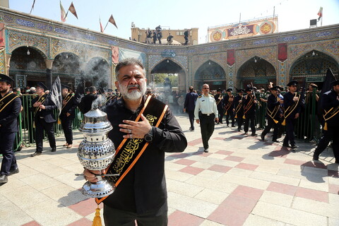 تصاویر/ دسته عزاداری خادمان به مناسبت شهادت امام رضا علیه السلام