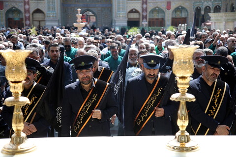 تصاویر/ دسته عزاداری خادمان به مناسبت شهادت امام رضا علیه السلام