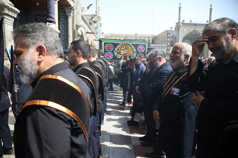 تصاویر/ دسته عزاداری خادمان به مناسبت شهادت امام رضا علیه السلام