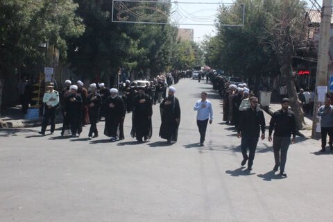 تصاویر/ عزاداری خیابانی در شهرستان میاندوآب همزمان با سالروز شهادت امام رضا (ع)