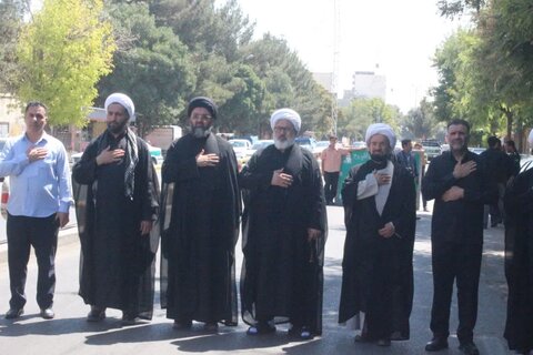 تصاویر/ عزاداری خیابانی در شهرستان میاندوآب همزمان با سالروز شهادت امام رضا (ع)