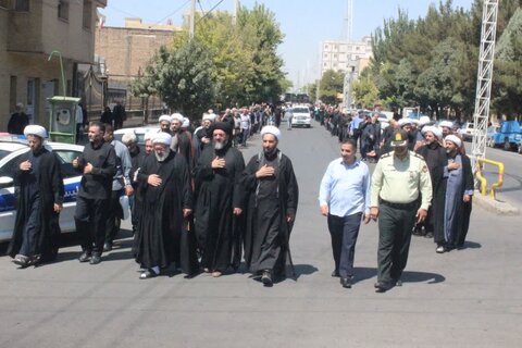 تصاویر/ عزاداری خیابانی در شهرستان میاندوآب همزمان با سالروز شهادت امام رضا (ع)
