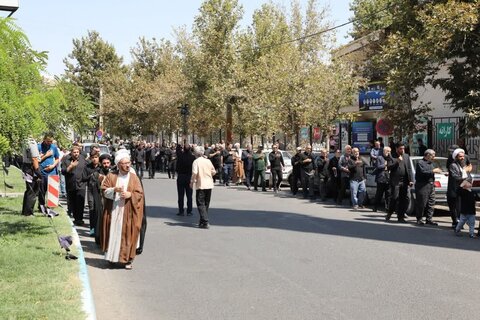 تصاویر/ عزاداری خیابانی مردم خوی در سوگ شهادت امام رضا (ع)