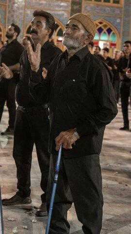 تصاویر/ عزداری هیئت علی بن موسی‌ الرضا (ع)محله عباس‌ آباد آران وبیدگل در نجف ایران