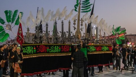 تصاویر/ عزداری هیئت علی بن موسی‌ الرضا (ع)محله عباس‌ آباد آران وبیدگل در نجف ایران