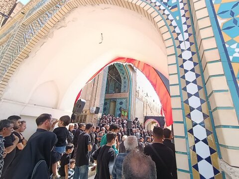 تصاویر/ عزداری شهادت امام  رضا(ع) در آستان مقدس علی ابن امام محمدباقر (ع)