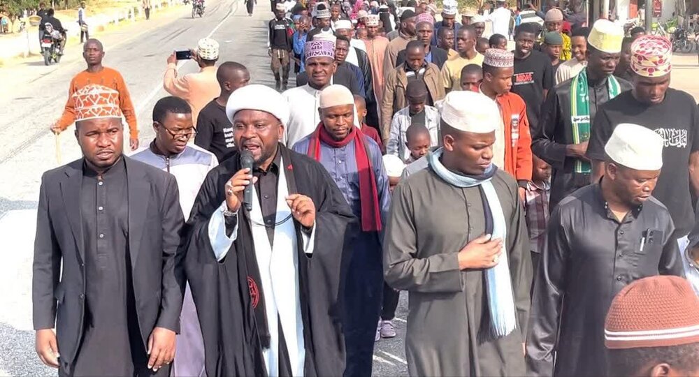Picha/ Matembezi ya Amani ya kuadhimisha kifo cha Mtume Muhammad (saw) yaliyofanyika katika wilaya ya Kondoa mkoa wa Dodoma nchini Tanzania