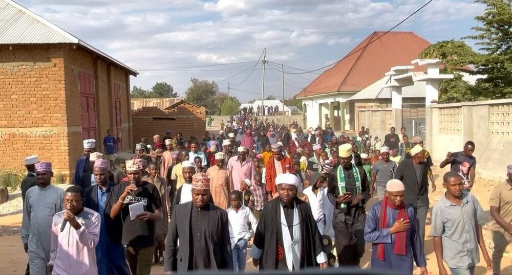 Picha/ Matembezi ya Amani ya kuadhimisha kifo cha Mtume Muhammad (saw) yaliyofanyika katika wilaya ya Kondoa mkoa wa Dodoma nchini Tanzania