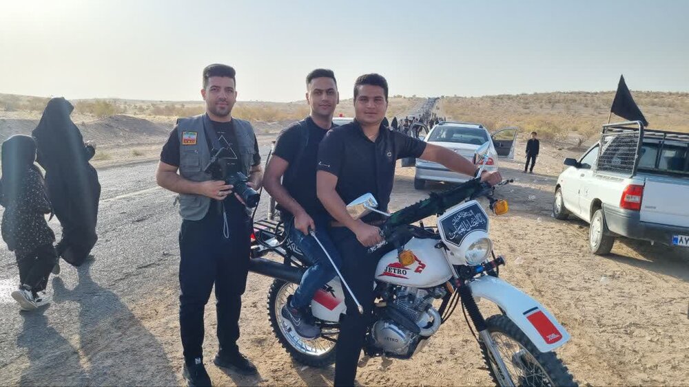 پیاده‌روی «حرم تا حرم» بخش کویرات آران و بیدگل برگزار شد+ تصاویر