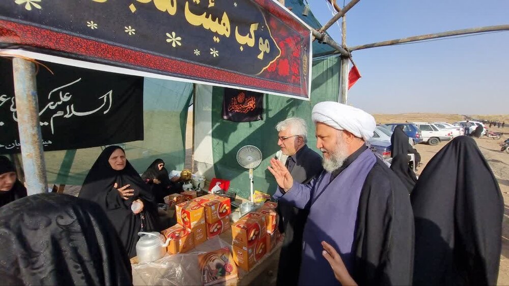 پیادهروی «حرم تا حرم» بخش کویرات آران و بیدگل برگزار شد+ عکس