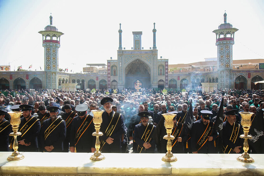 الحزن يعم مدينة قم في ذكرى استشهاد الامام الرضا (ع)