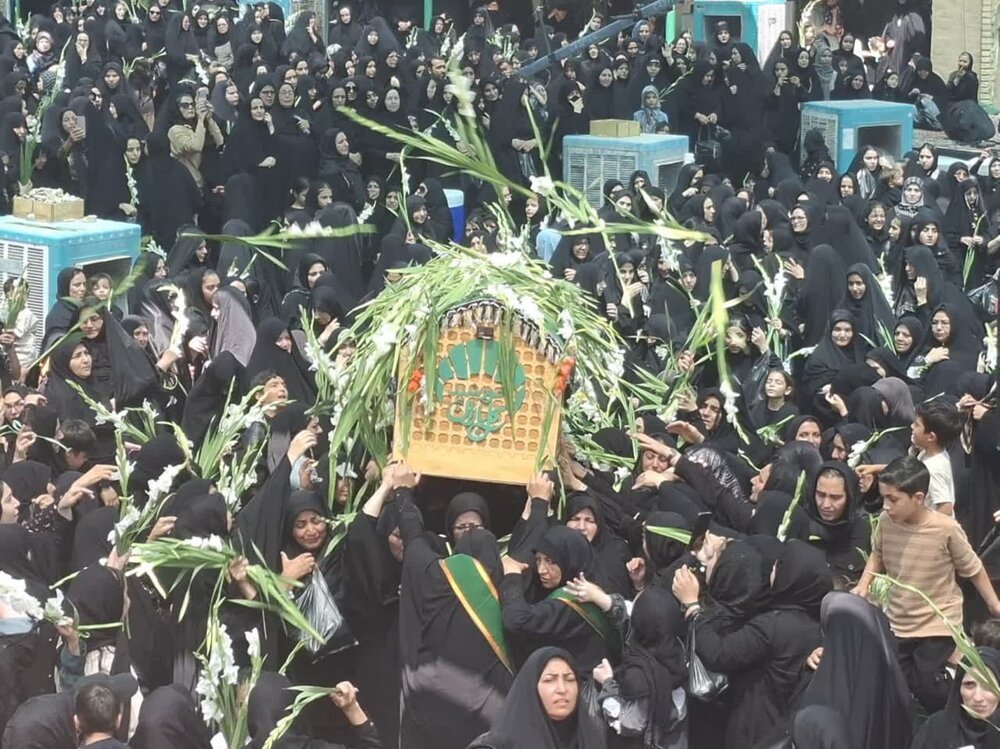 فیلم| آیین با شکوه سنتی، مذهبی گلباران خورشید دریزدل آران و بیدگل