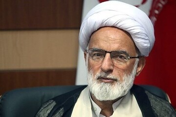 تأکید امام جمعه اراک بر اولویت‌بندی آموزش و پیشگیری در حوزه سلامت