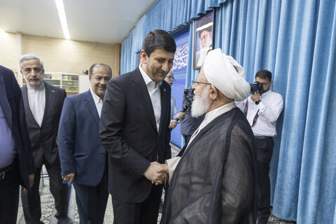 دیدار وزیر ارتباطات با امام جمعه یزد
