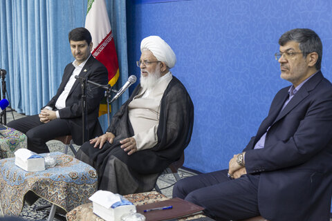 دیدار وزیر ارتباطات با امام جمعه یزد