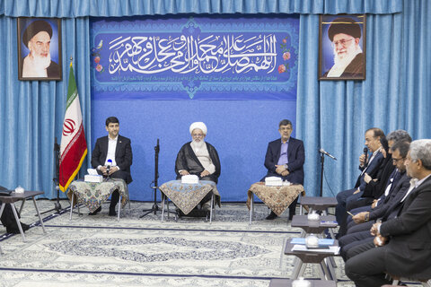 دیدار وزیر ارتباطات با امام جمعه یزد