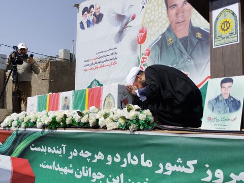 تصاویر/ تشییع شهید هادی رویاهی در بم