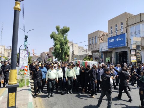 تصاویر/ تشییع شهید هادی رویاهی در بم