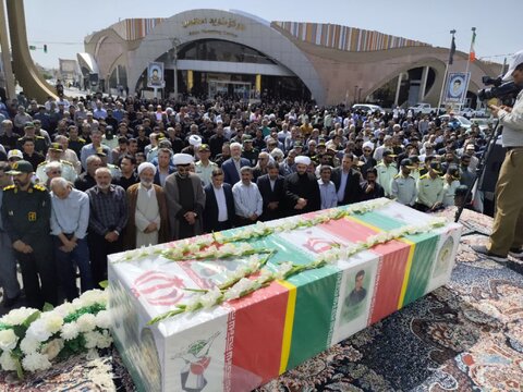 تصاویر/ تشییع شهید هادی رویاهی در بم