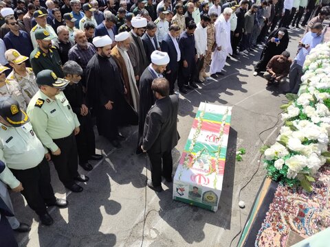 تصاویر/ تشییع شهید هادی رویاهی در بم