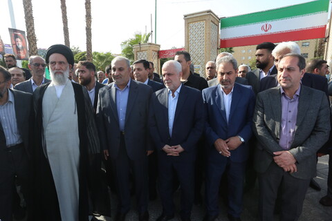 تصاویر / تجدید میثاق رئیس بنیاد شهید با شهدا در اصفهان